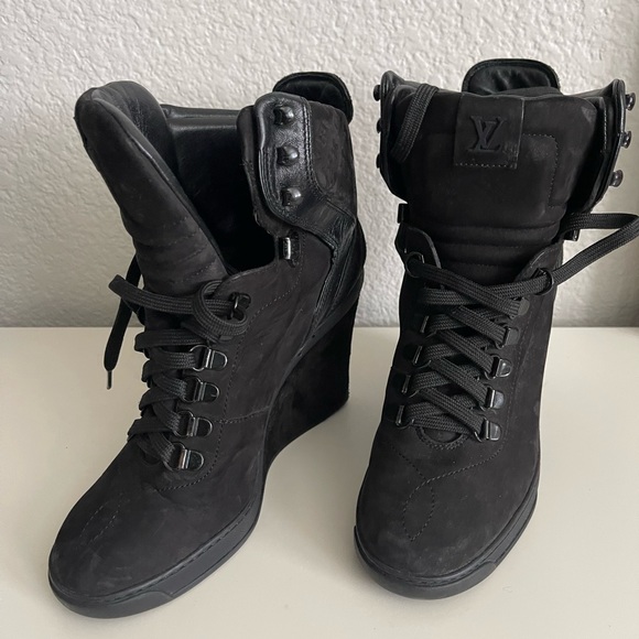 W Suede Louis Vuitton Wedge Booties - Picture 9 of 16